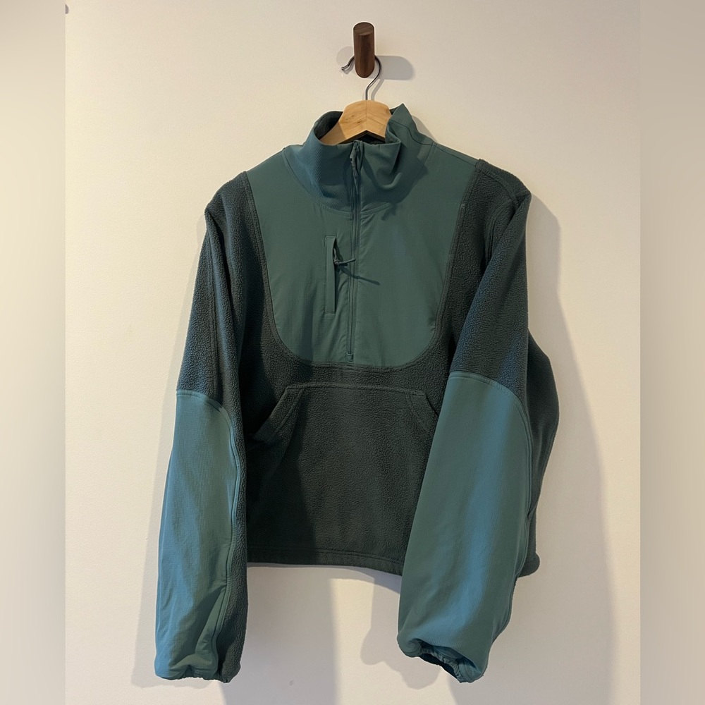 Lululemon fleece & ripstop hiking pullover